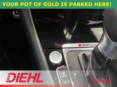 Used 2017 Volkswagen Golf R 4-Door image 27