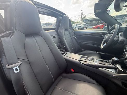 Used 2021 MAZDA MX-5 Miata RF Grand Touring image 8