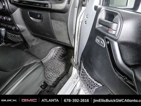 Used 2015 Jeep Wrangler Unlimited Sahara AWD/4WD image 22