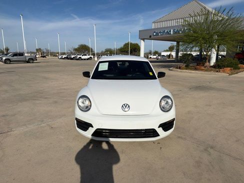 Used 2017 Volkswagen Beetle 1.8T S image 2
