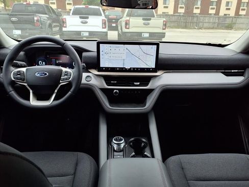 New 2026 Ford Explorer Active image 7