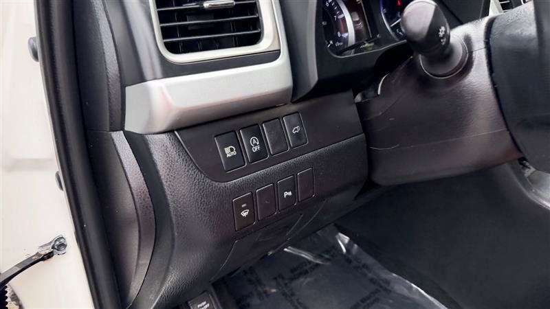 Used 2019 Toyota Highlander Limited AWD/4WD image 31