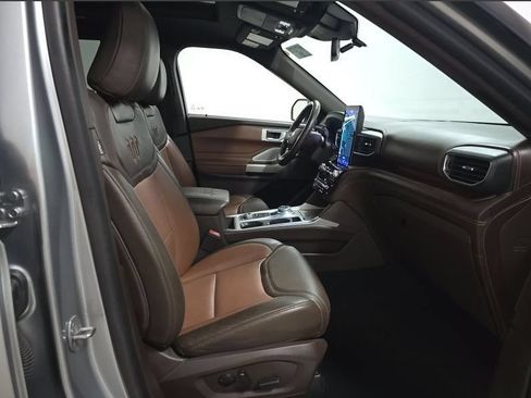 Used 2022 Ford Explorer King Ranch w/ Technology Package AWD/4WD image 9