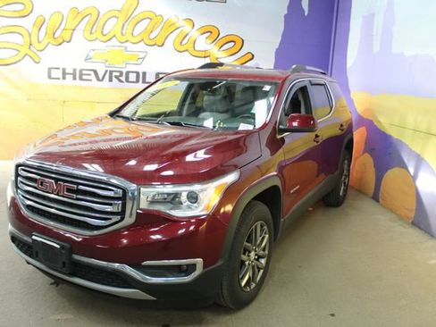 Used 2017 GMC Acadia SLT AWD/4WD image 4