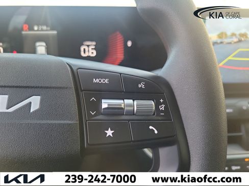 Certified 2025 Kia K4 FWD image 29