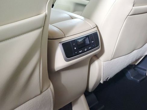 Certified 2017 Toyota Highlander XLE image 17