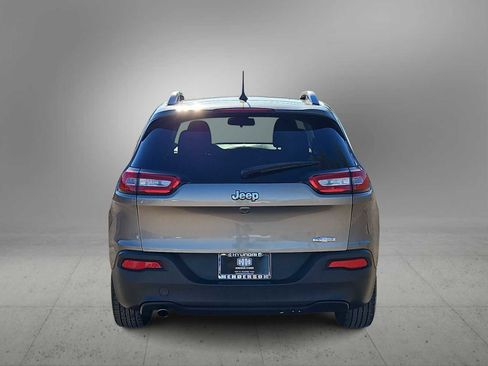 Used 2017 Jeep Cherokee Latitude image 7