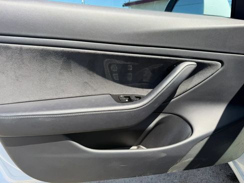 Used 2018 Tesla Model 3 Long Range RWD image 9