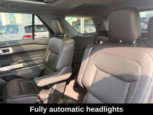 Used 2022 Ford Explorer XLT w/ Equipment Group 202A AWD/4WD image 10