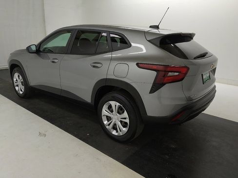 Used 2024 Chevrolet Trax LS w/ Driver Confidence Package FWD image 5