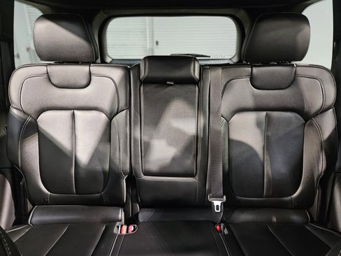 Used 2024 Jeep Grand Cherokee Limited image 13