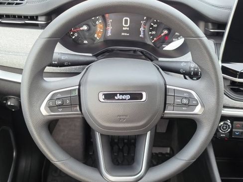 Used 2025 Jeep Compass Sport AWD/4WD image 14