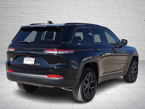 New 2026 Jeep Grand Cherokee Altitude AWD/4WD image 4