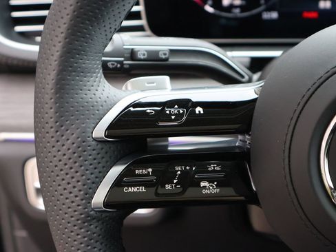 New 2026 Mercedes-Benz GLS 450 4MATIC image 34