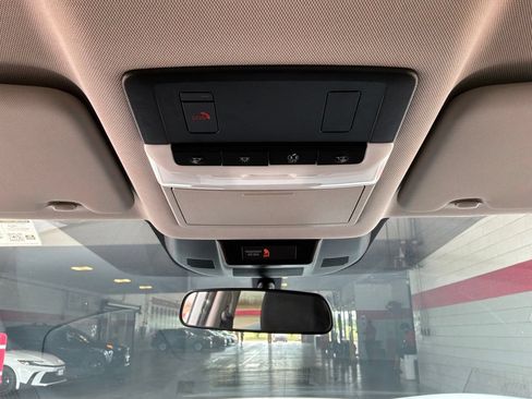 Used 2025 Nissan Rogue SV FWD image 16