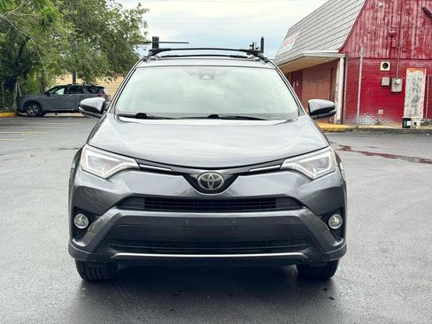 Used 2018 Toyota RAV4 Limited FWD image 3