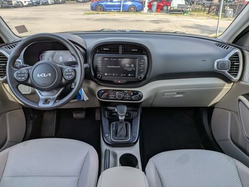 Certified 2025 Kia Soul LX w/ LX Technology Package FWD image 16