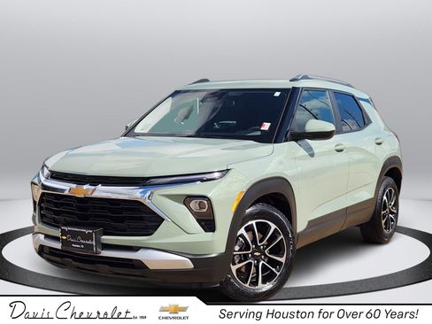 Used 2025 Chevrolet TrailBlazer LT FWD image 1