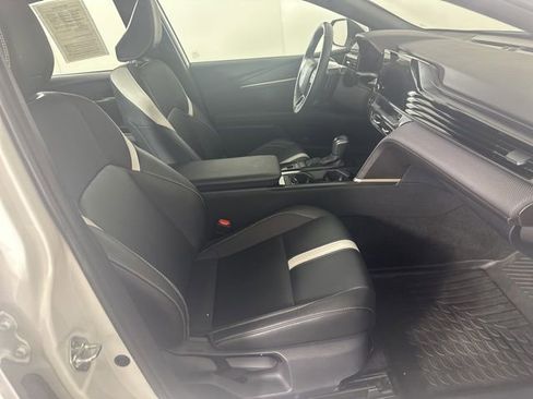 Used 2025 Toyota Camry SE FWD image 18