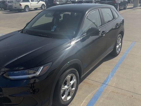 Used 2023 Honda HR-V LX image 8