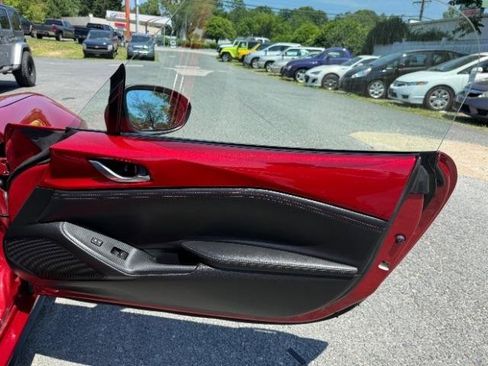 Used 2016 MAZDA MX-5 Miata Club RWD image 6