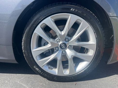 Used 2015 Hyundai Genesis 3.8 image 20