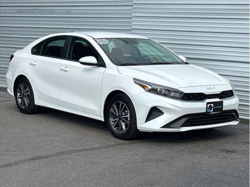 Used 2023 Kia Forte LXS image 12