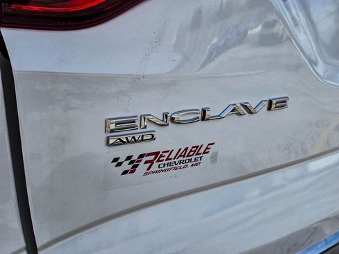 Used 2024 Buick Enclave Premium image 11