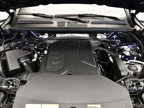 Certified 2025 Audi Q5 Premium w/ Convenience Package image 11