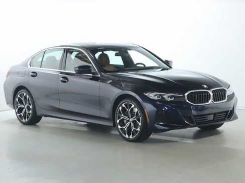 Certified 2026 BMW 330i xDrive Sedan w/ Premium Package AWD/4WD image 10