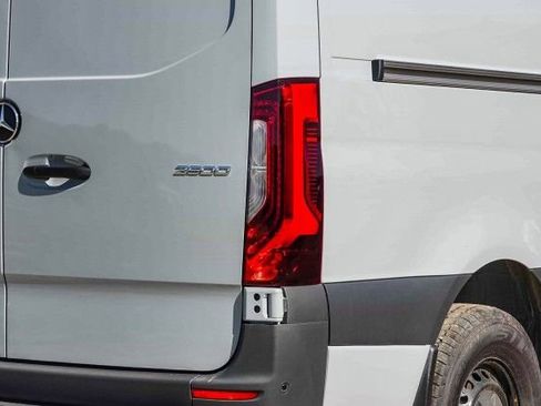 New 2025 Mercedes-Benz Sprinter 2500 image 11