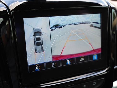 Used 2023 Chevrolet Traverse Premier image 13