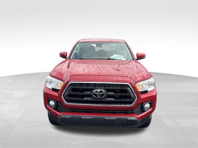 Used 2021 Toyota Tacoma SR5 w/ Technology Package AWD/4WD image 2
