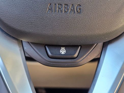 Used 2023 BMW 330i Sedan w/ Premium Package image 27