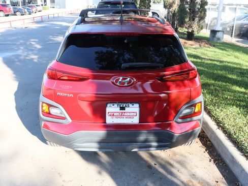 Used 2018 Hyundai Kona SEL image 10