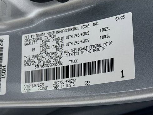 New 2025 Toyota Tundra Platinum image 32