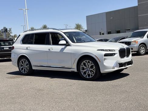 Used 2026 BMW X7 xDrive40i AWD/4WD image 4
