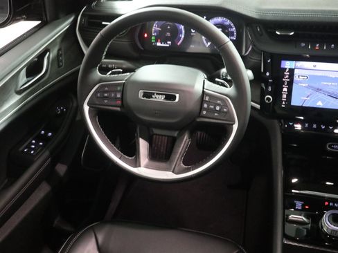 New 2026 Jeep Grand Cherokee Limited AWD/4WD image 16