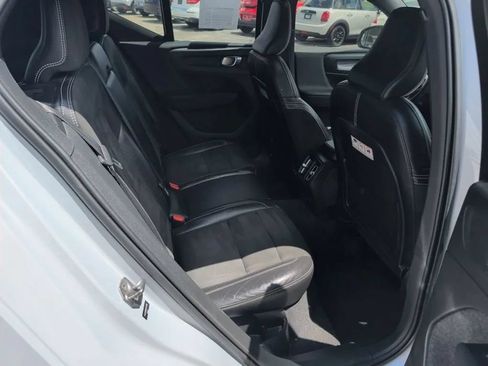 Used 2021 Volvo XC40 P8 Recharge w/ Advanced Package AWD/4WD image 31