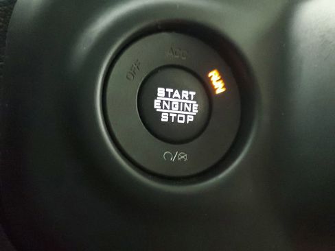 Used 2020 Jeep Wrangler Unlimited Sahara image 30