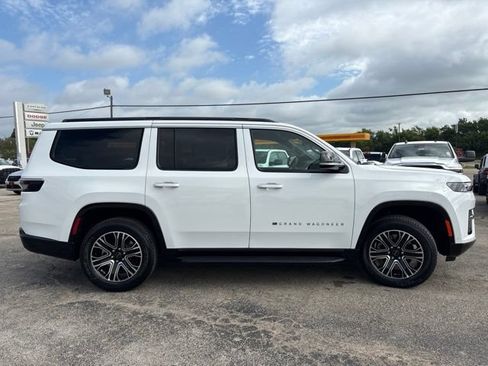 New 2026 Jeep Grand Wagoneer 2WD image 5