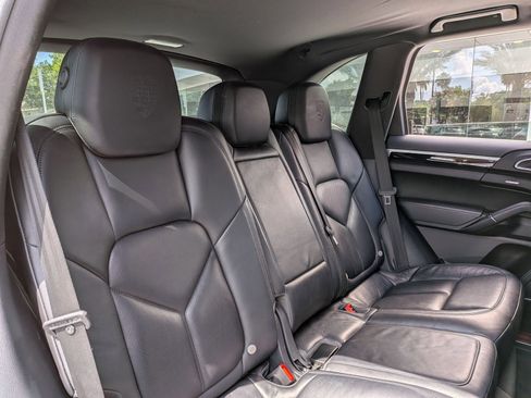 Used 2017 Porsche Cayenne Platinum Edition AWD/4WD image 25