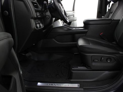 Used 2022 Chevrolet Tahoe LT w/ Luxury Package AWD/4WD image 18