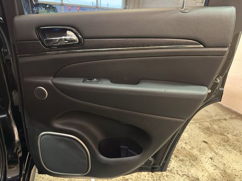 Used 2021 Jeep Grand Cherokee High Altitude AWD/4WD image 25