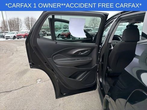 Used 2023 GMC Terrain SLE image 22