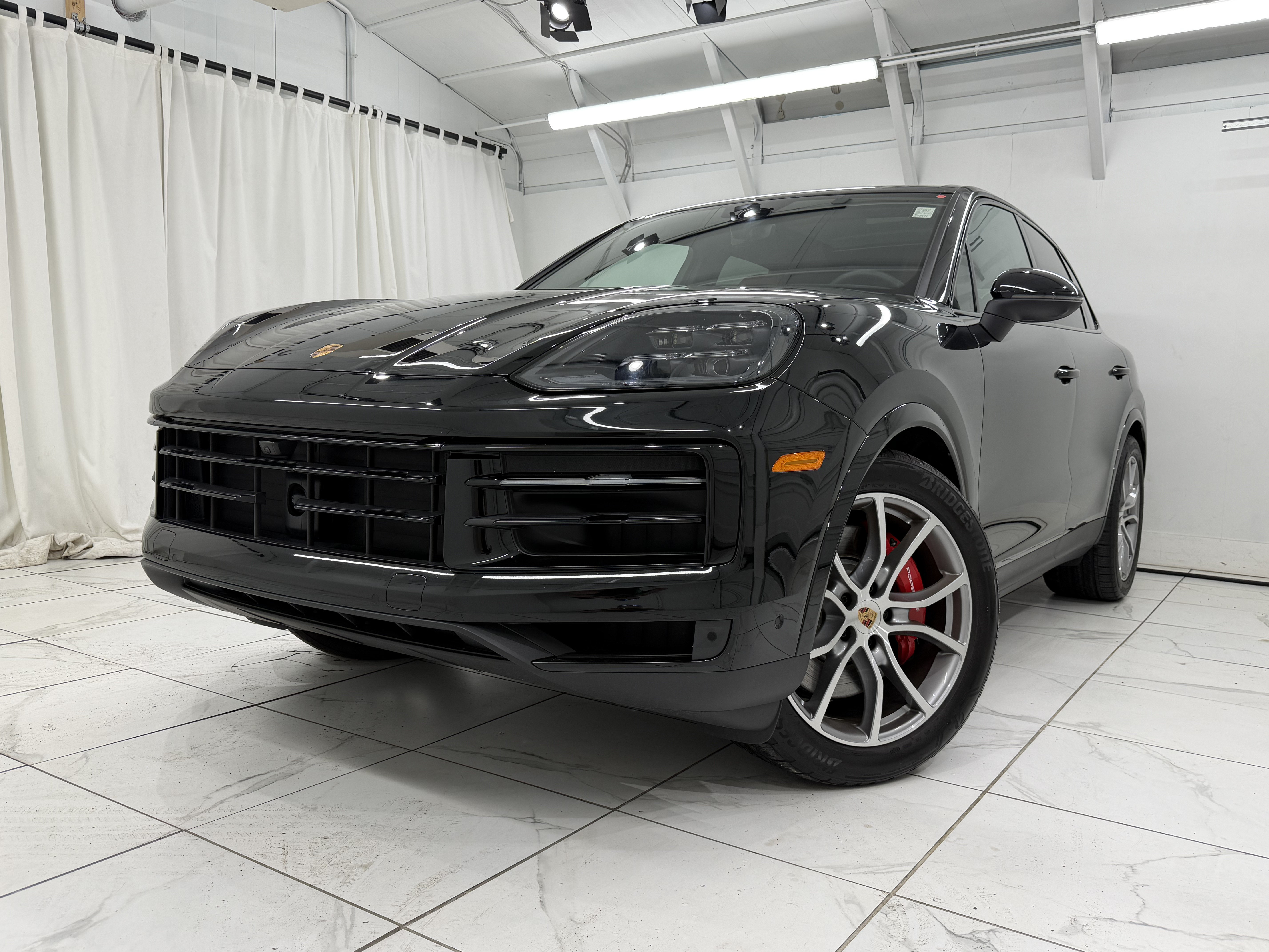 Used 2025 Porsche Cayenne S AWD/4WD image 8