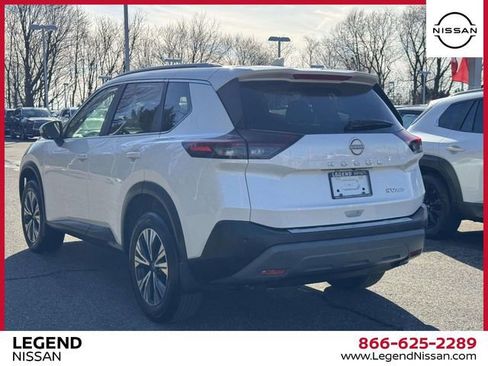 Used 2023 Nissan Rogue SV w/ SV Premium B Package image 7