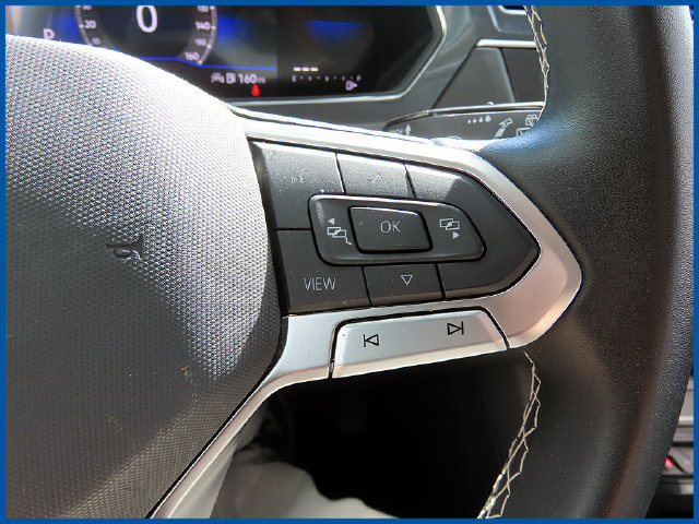 Used 2023 Volkswagen Tiguan SE AWD/4WD image 16