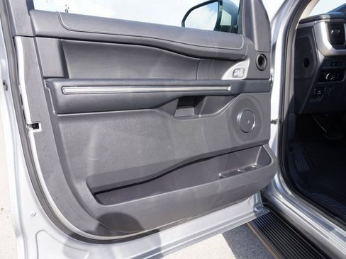 Used 2024 Ford Expedition XLT image 8