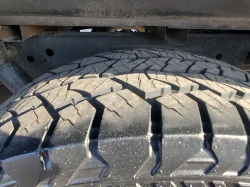 Used 2013 Ford F150 XLT w/ XLT Chrome Pkg image 28